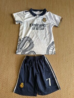Real Madrid VINI JR Kids Soccer Jersey Kit - Size 28